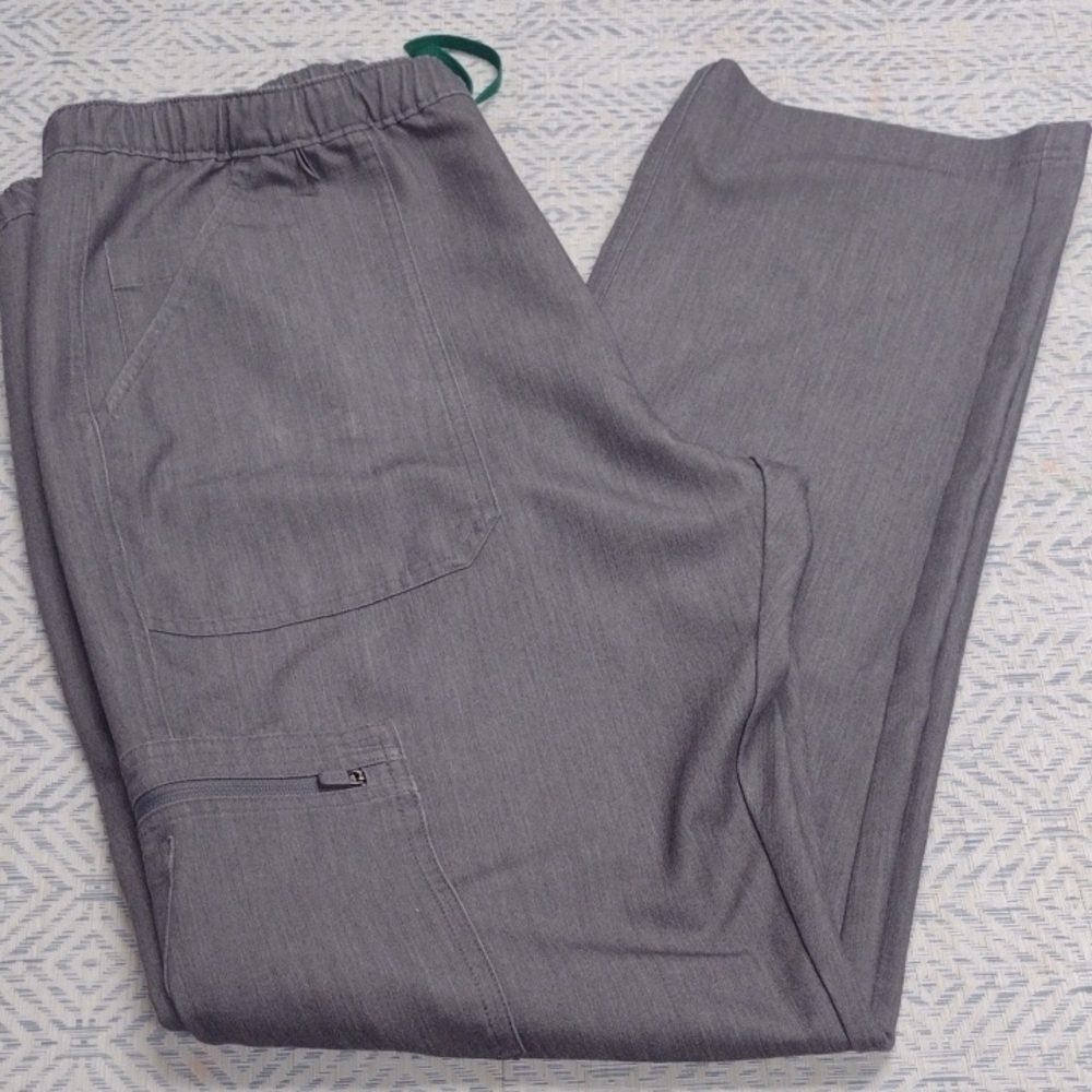 Figs Men's Scrub Pants in Gray